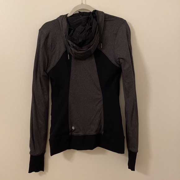 Lululemon Reversible Jacket with Hood - Picture 2 of 7